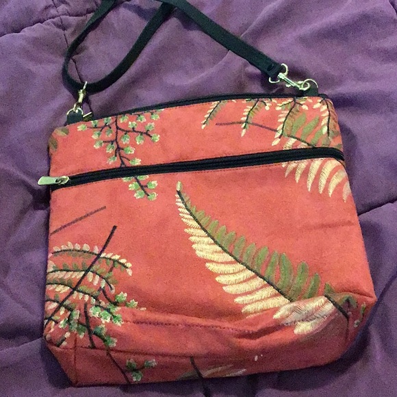 DANNY K BAGS bucket bag CrossBody strap  Made in USA  10"x10" x2"  red & black - Picture 5 of 6